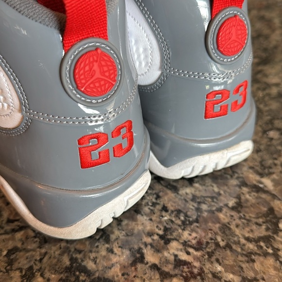 Air Jordan women’s retro 9 fire red Gray and Red Basketball Sneakers EUC 9.5 - Picture 12 of 13